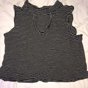 SUPER CUTE LOW CROP TOP